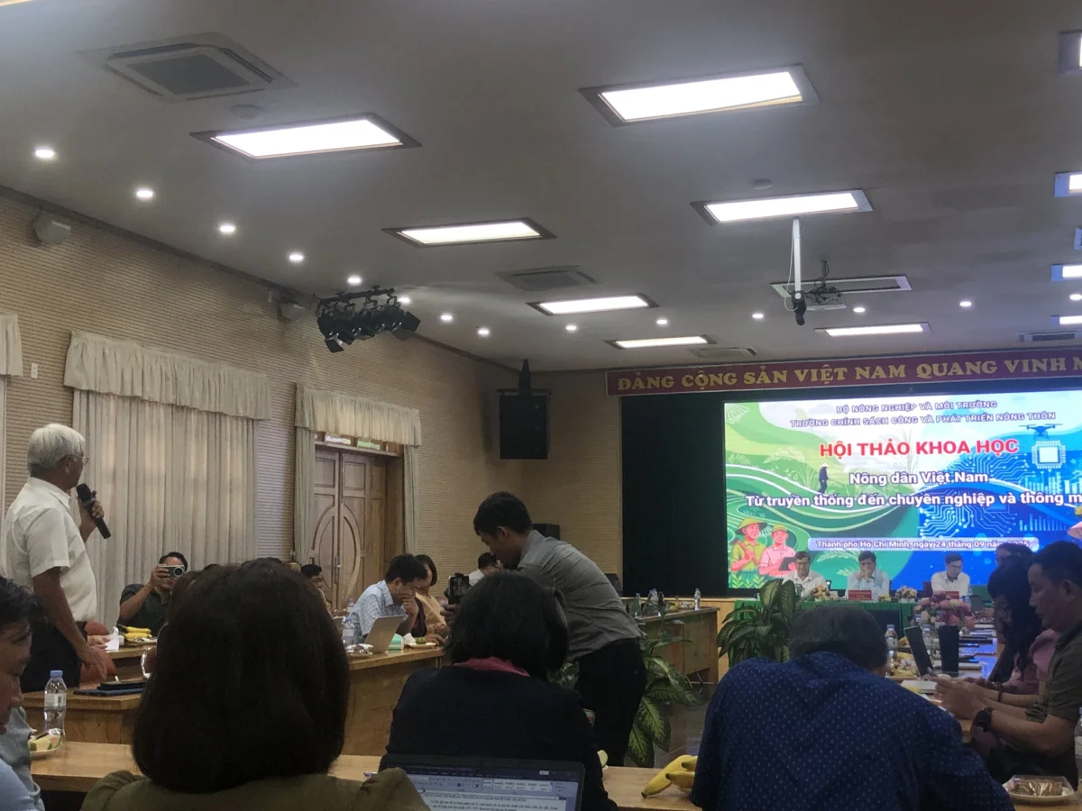 Khách mời tham dự hội thảo về nông dân chuyên nghiệp và thông minh